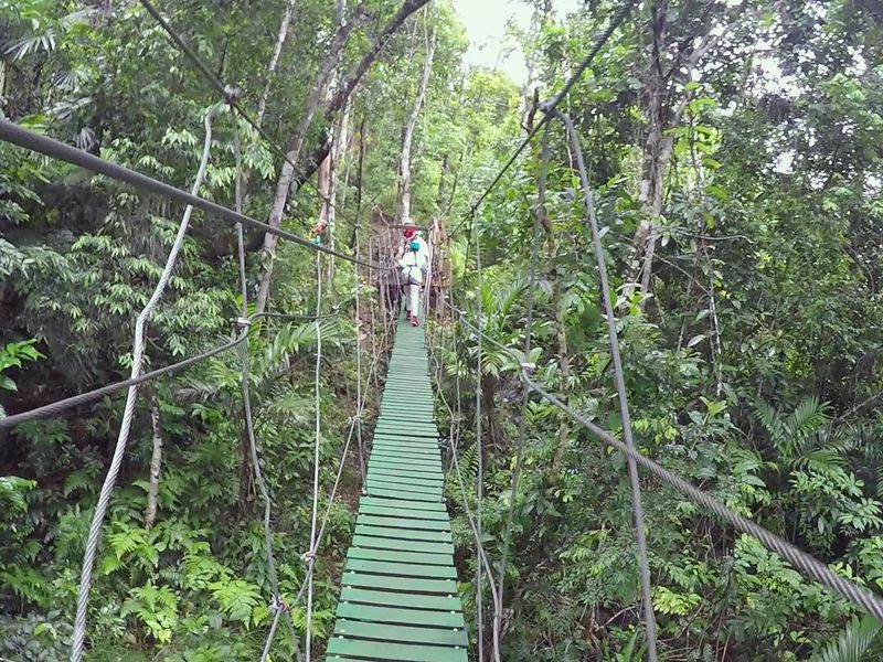belize ziplining